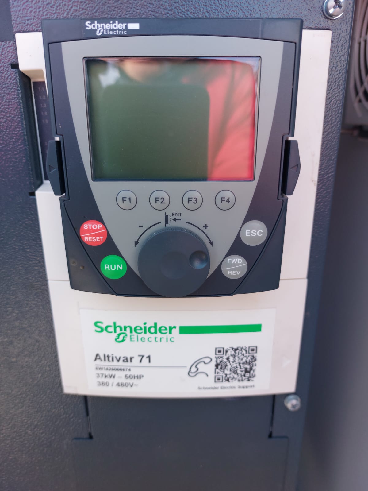 Serwis układu sterowania żurawia - falownik Schneider Electric Altivar 71